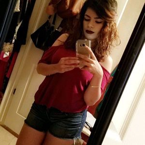 Meet your Posher, Juanna